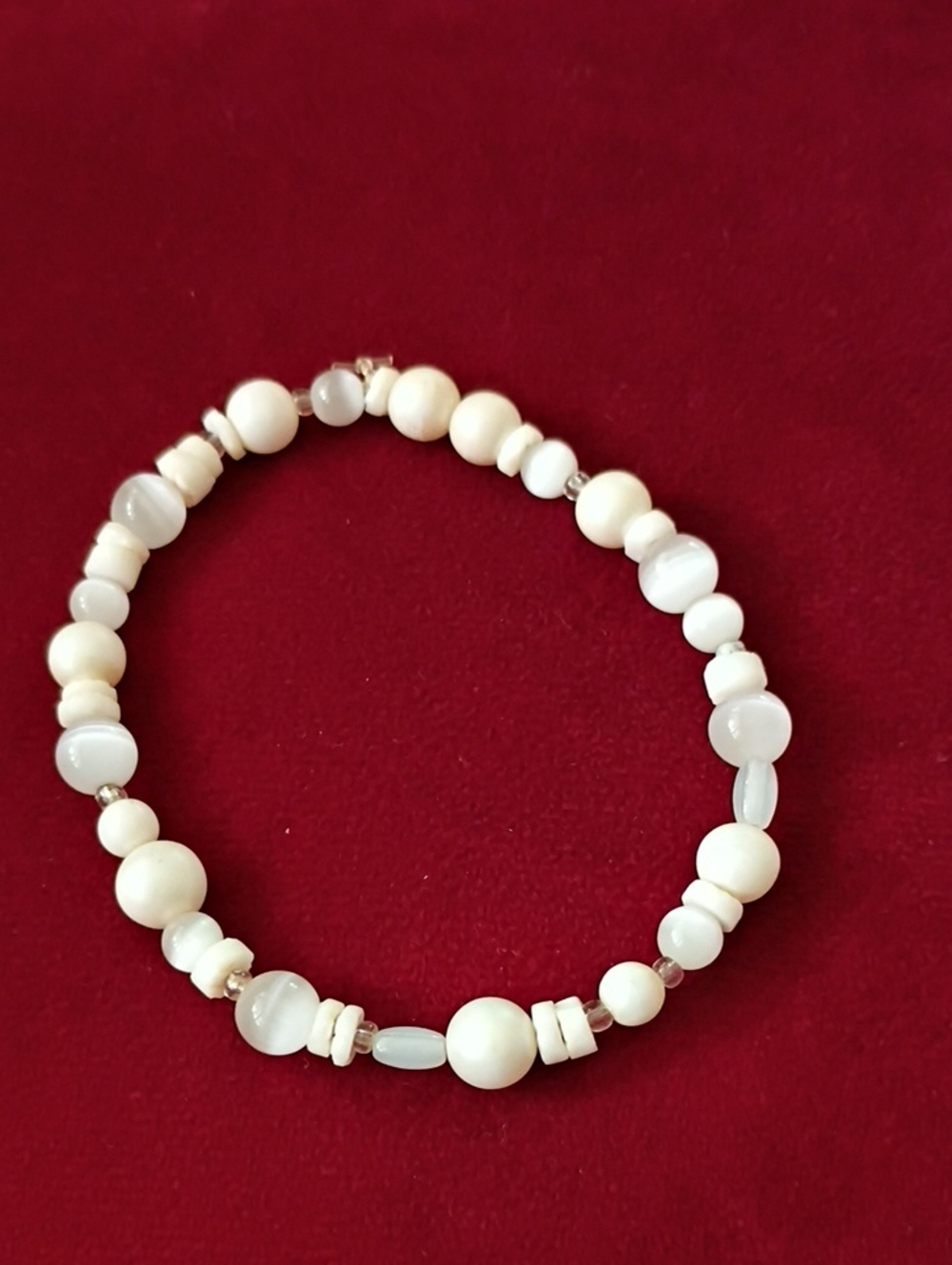 Classic White Beaded Women's Bracelet